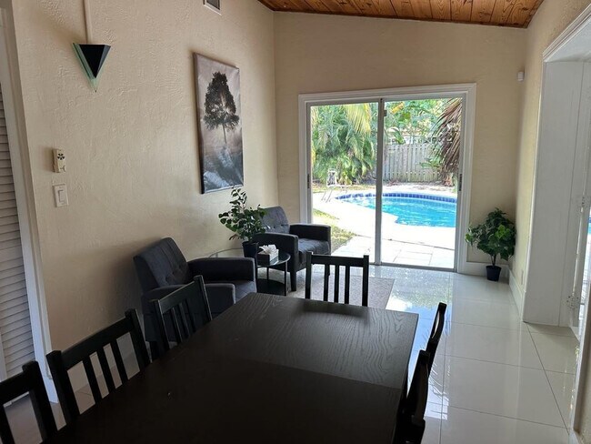 Photo - 370 Delaware Ave