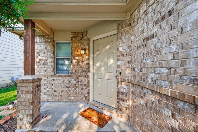 Building Photo - 2034 Wooded Oaks Dr Rental
