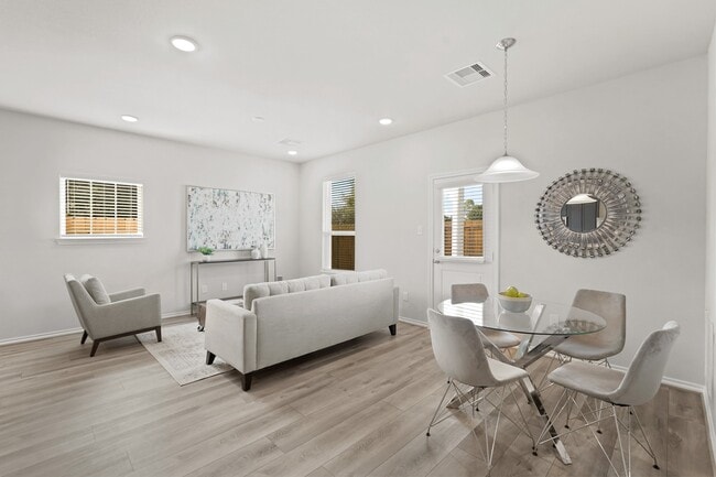 Photo - 1417 Acorn Mdw St