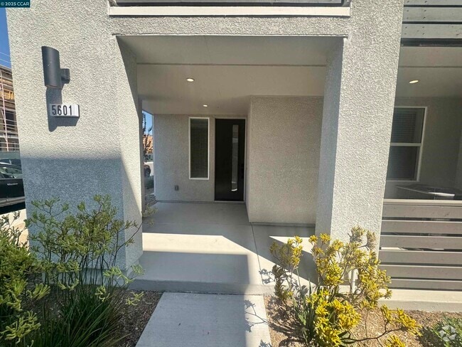 Building Photo - 5601 Linen Ct Rental