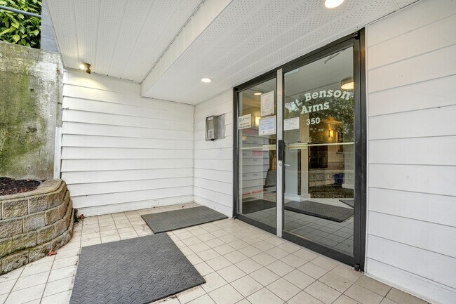 Photo - Mount Benson Arms