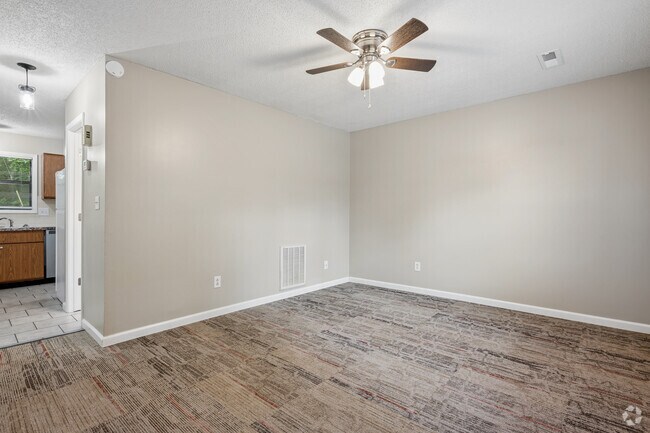 2BR, 1.5BA Townhouse - 1,000SF - Living Room