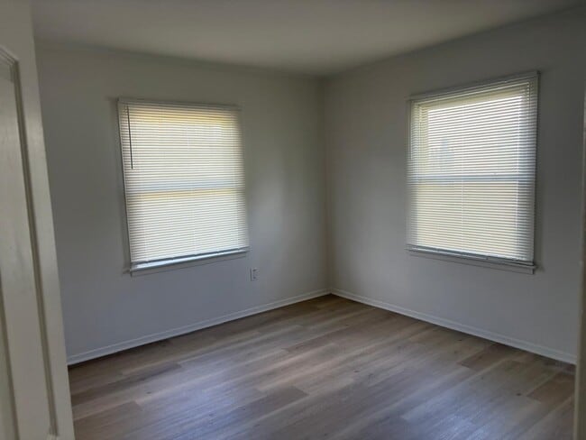 Photo - 55 Bloomfield Ln