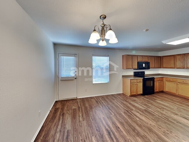 Photo - 217 N Willow Way