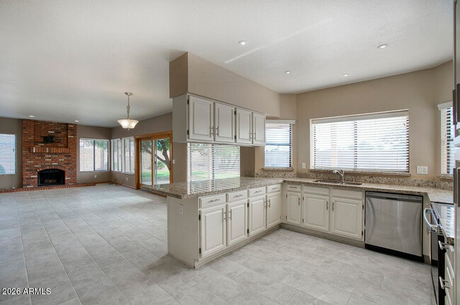 Photo - 151 E Jeanine Dr