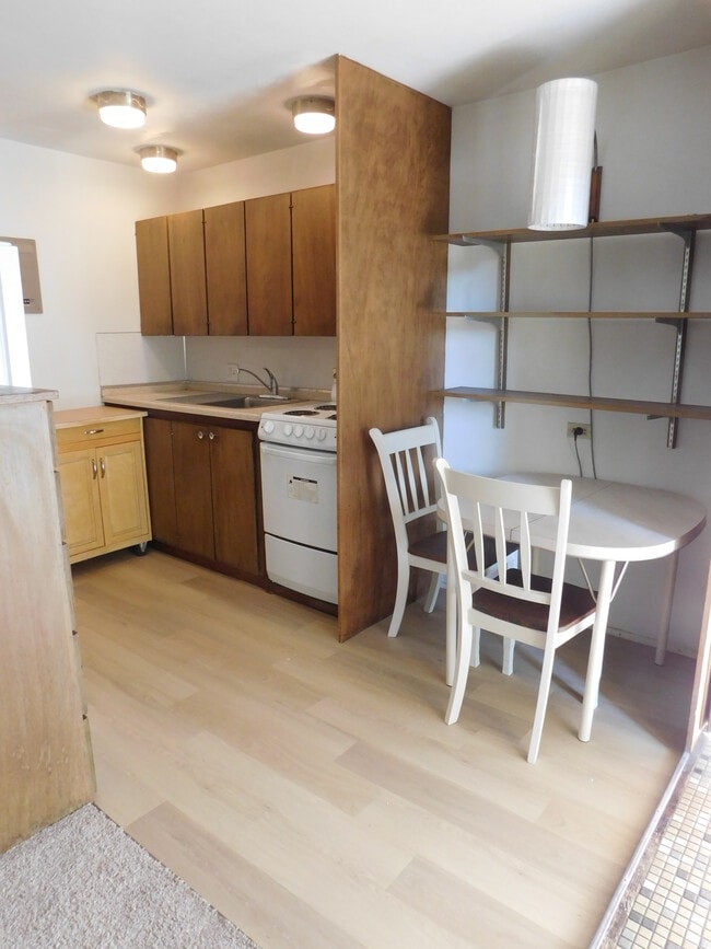 345 NE Kamiaken St