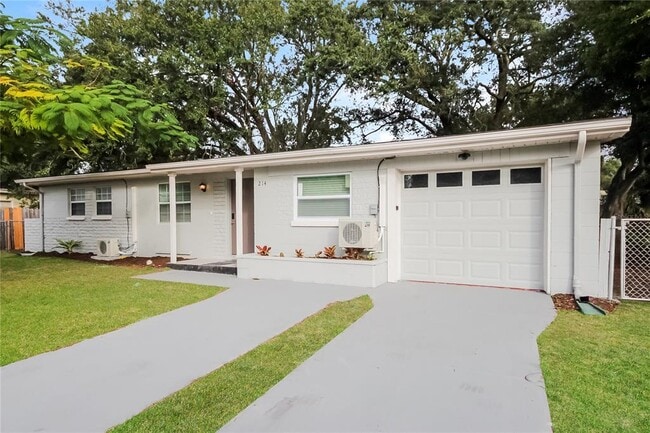 Photo - 214 Poinciana Cir