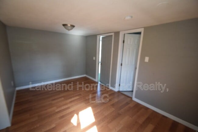 Photo - 1060 1/2 East Wabash St