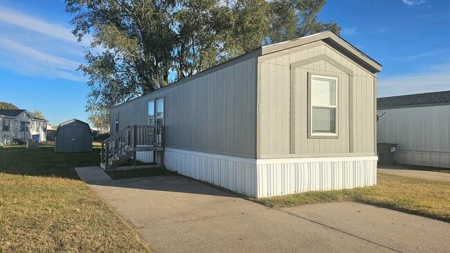 Building Photo - 4444 S West St