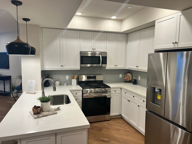 Building Photo - Brand New 2 bed 2 bath Townhome Rancho Palos Verdes