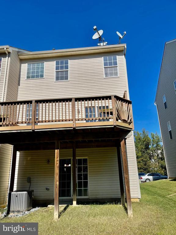 Photo - 1047 Lily Way