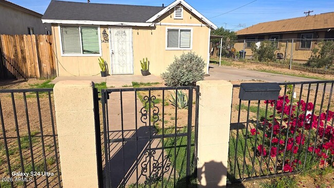 Building Photo - 1428 S 10th Ave