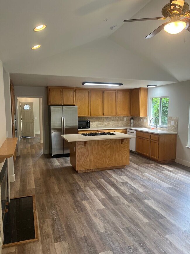 Photo - Large Single Level 4 Bedroom 2 Bathroom Home located in Northeast Rohnert Park