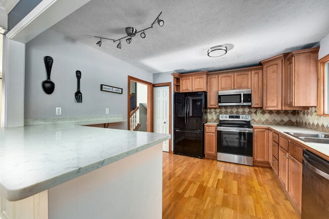 Photo - 13286 Boston Rd