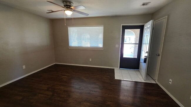 Photo - 3 Bed 2 Bath in OKC!
