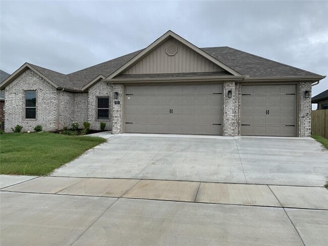 Building Photo - 615 North Drewrys Bluff Drive Rental