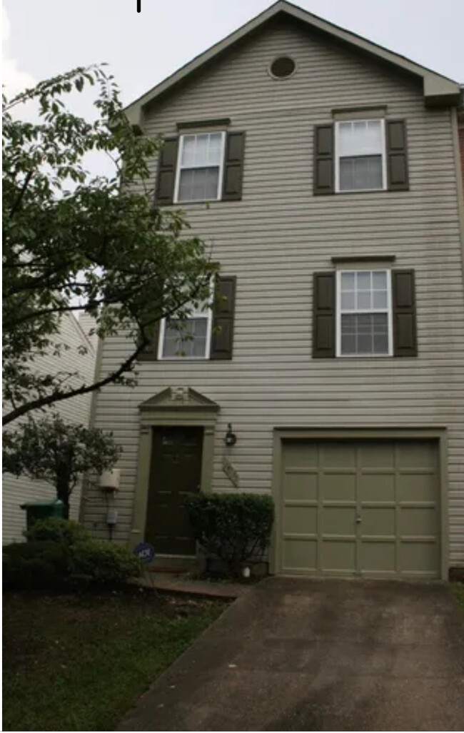 Photo - 14237 Oxford Dr Townhome