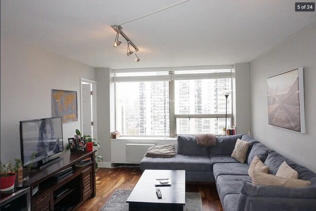 Photo - 1360 N Sandburg Terrace Unit 2204C