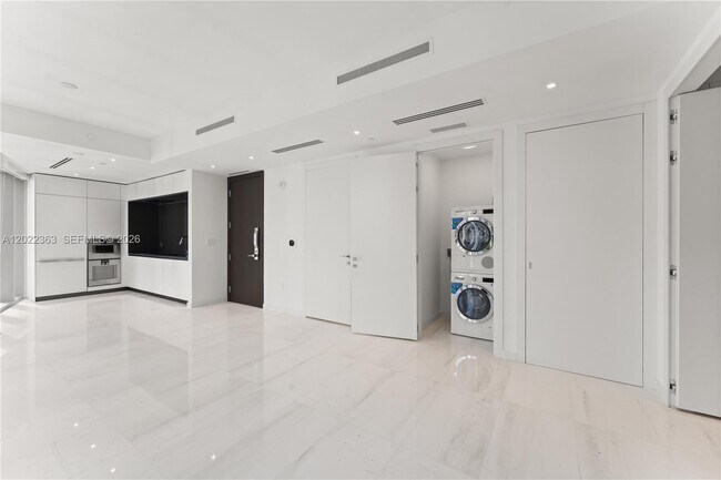 Photo - 300 Biscayne Blvd Way Unit 1406