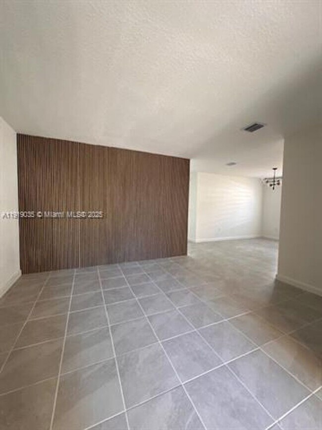 Photo - 2265 SE 30th St