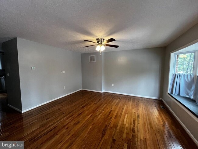Photo - 202 Carroll Dr