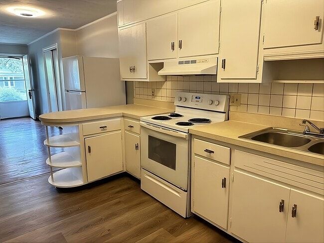 205 E Springdale Ave Unit 205