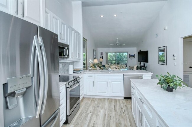 Photo - 8735 Olde Hickory Ave Unidad 8308