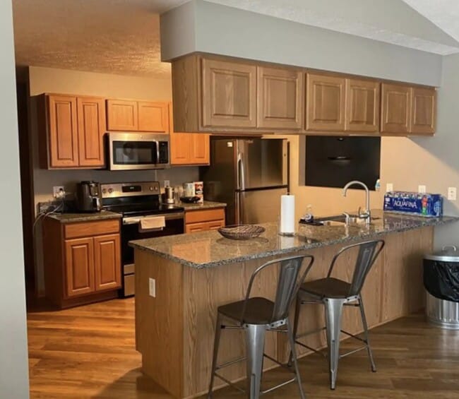 Kitchen - 15615 Sienna Ct Unit 15615