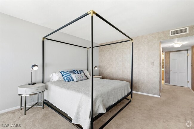 Building Photo - 520 S Collier Blvd Unit 1104 Rental