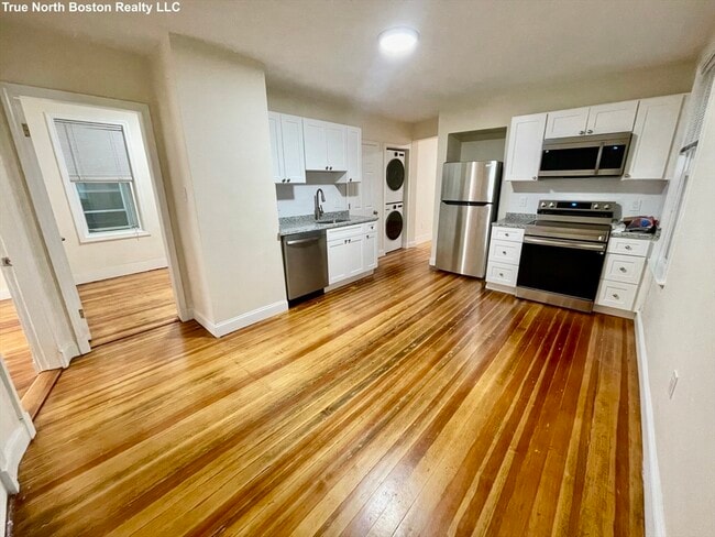 Building Photo - 207 Princeton St Unit 1