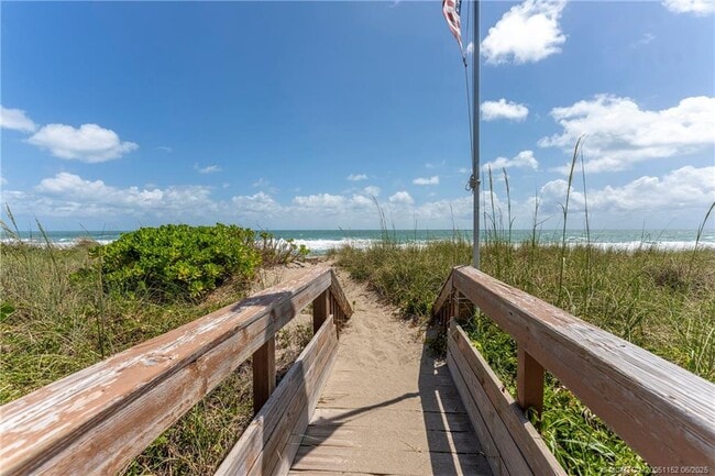 Building Photo - 2571 NE Ocean Blvd Unit 104