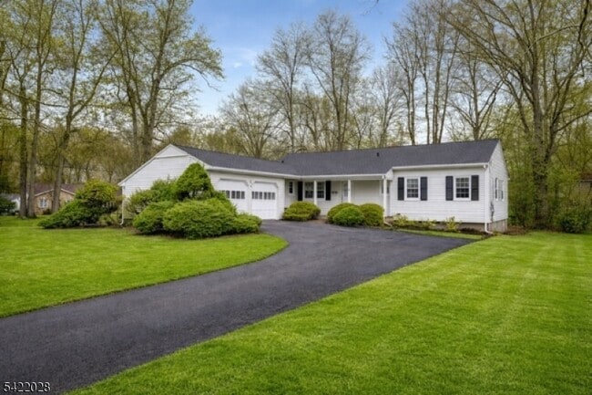 Building Photo - 6 Windsor Way