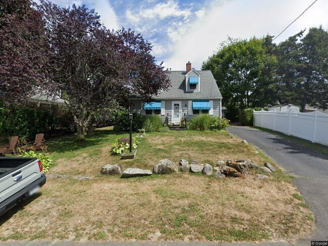 Building Photo - 56 Bayberry Rd