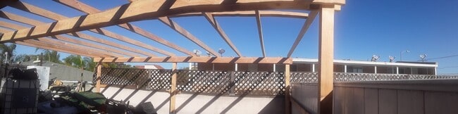 6fm18 - 25223 Western Ave