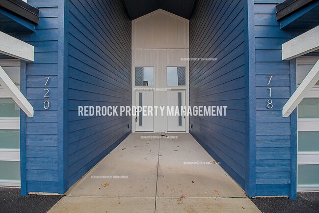 Photo - 710 S Crescent Ln