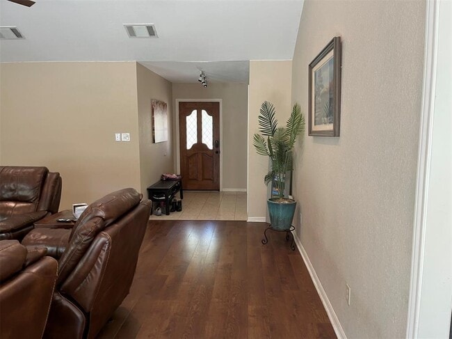 Photo - 6401 Woodcrest Dr