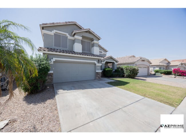 Building Photo - Come Home to this Stunning 4/2.5 Gilbert Residence Offering Comfort, Style, and Convenience