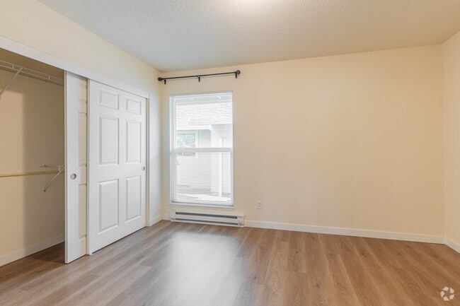 1BR, 1BA - 670SF - Bedroom