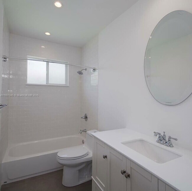 Photo - 1126 Cotorro Ave