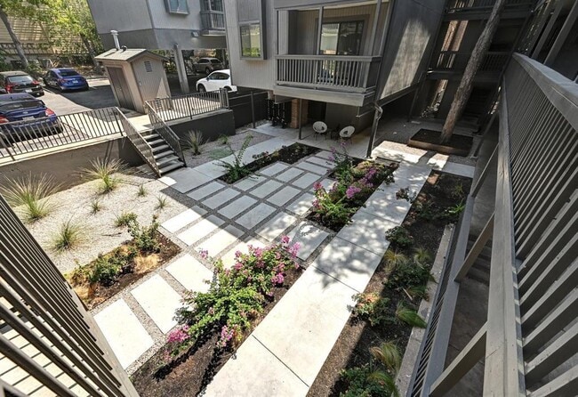 Photo - 3301 Red River St Unidad 312