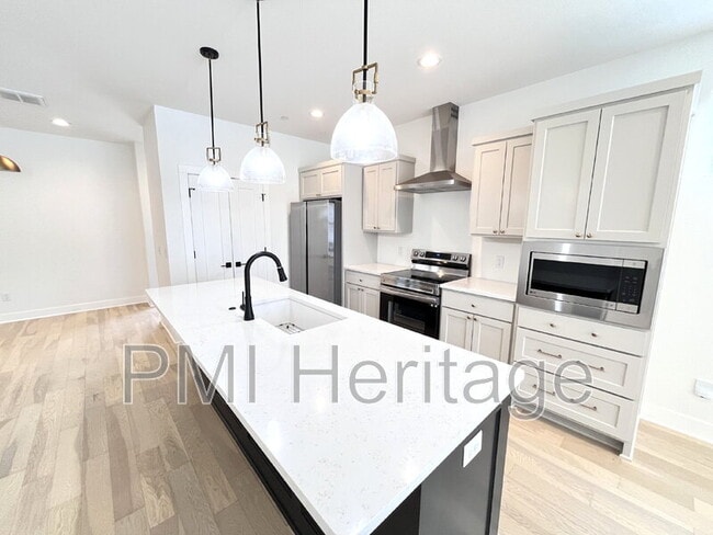 Photo - 604 N 6th St