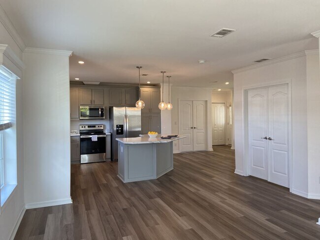 Photo - 212 Liberty St