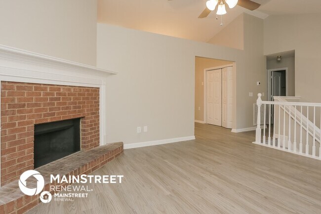 Photo - 8 Indian Hills Dr