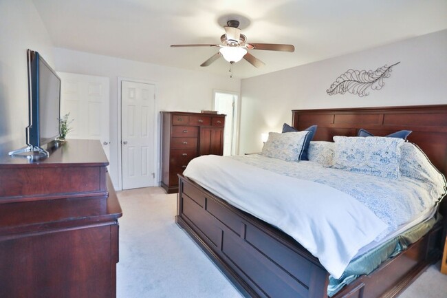 Photo - 7125 Hanks Pl