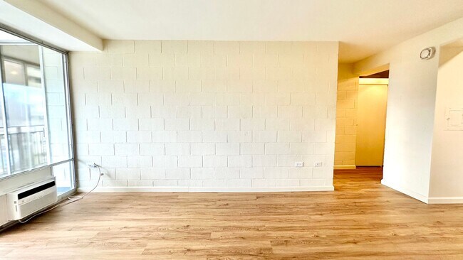 Photo - SPACIOUS 1 BED/1 BATH/1 PARKING w/ LANAI - AVAILABLE NOW in TOWN HOUSE - Conveniently Located! Unit 1010