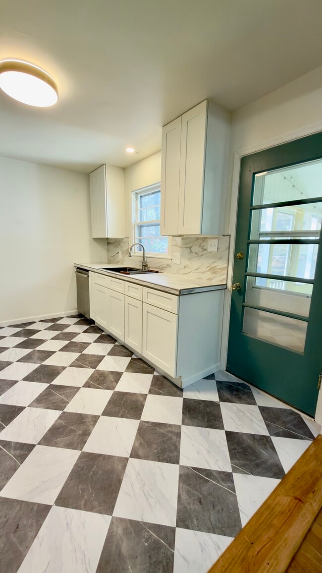 Photo - 3413 Montlake Dr