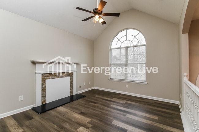 Photo - 270 Greenway Dr