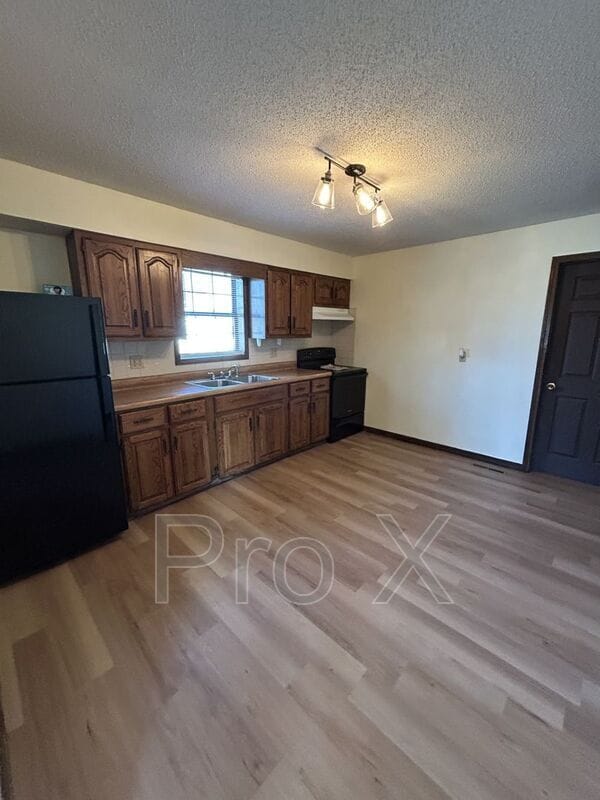 Photo - 910 N Grand St