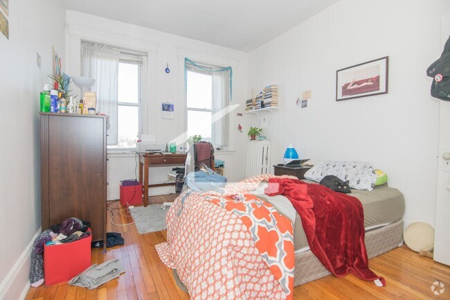 Building Photo - Unique and 'DePent' Allston Apartment