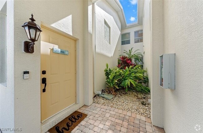 Building Photo - 9050 Las Maderas Dr Unit 201 Rental